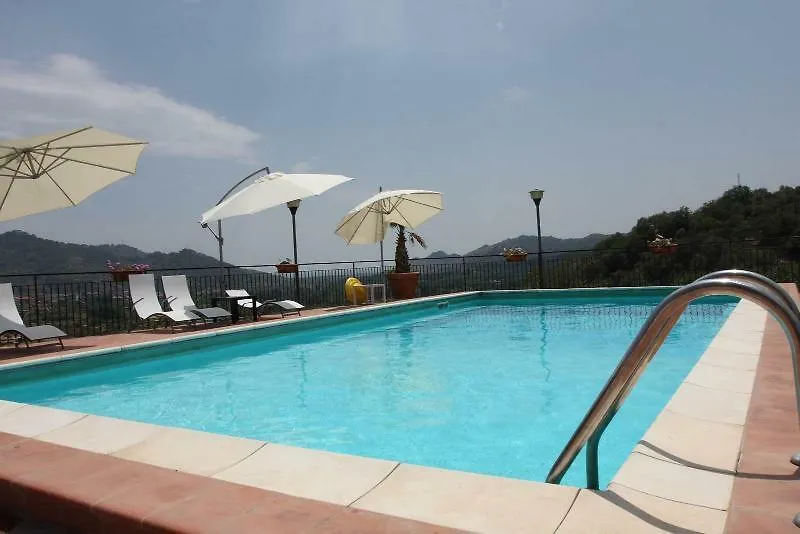 酒店 Agriturismo Il Poggio Luxury Country Resort 陶尔米纳