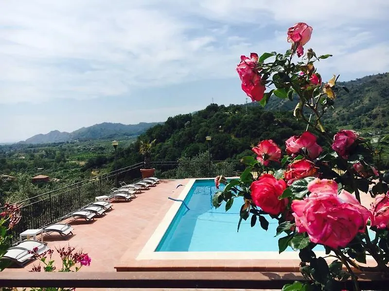 Agriturismo Il Poggio Luxury Country Resort 陶尔米纳